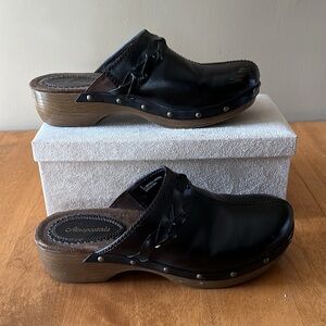 Aeropostale Vintage  Brown Platform Clogs. Size 9. Good condition.